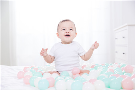 宝宝母乳喂养量标准