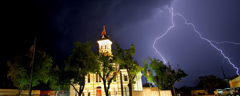 雷电是怎样形成的 雷电是怎么产生的