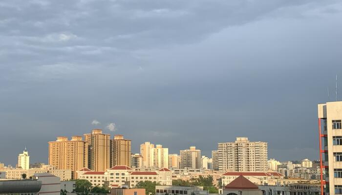 海南明后天北部东部等局地大到暴雨 海口明有雷阵雨最高温33℃