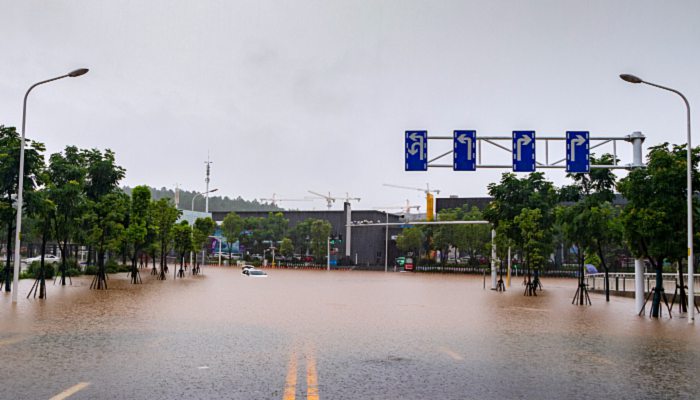 贵州云南等地有暴雨天气 青海西藏等地有降雪