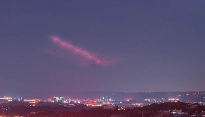 高考第二天北京阴天为主 北部东部阵雨伴弱雷电