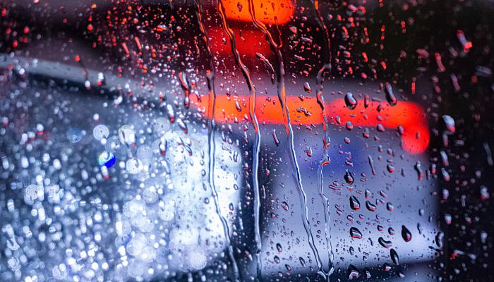 上海多地突降冰雹：大小宛若鸡蛋 雷电黄色预警生效中