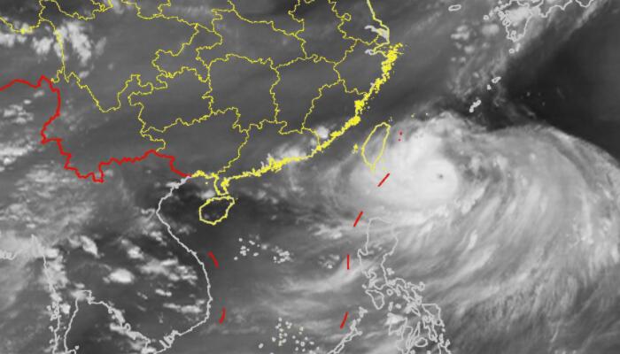 11号超强台风轩岚诺卫星云图（持续更新）：体型庞大风眼依然在