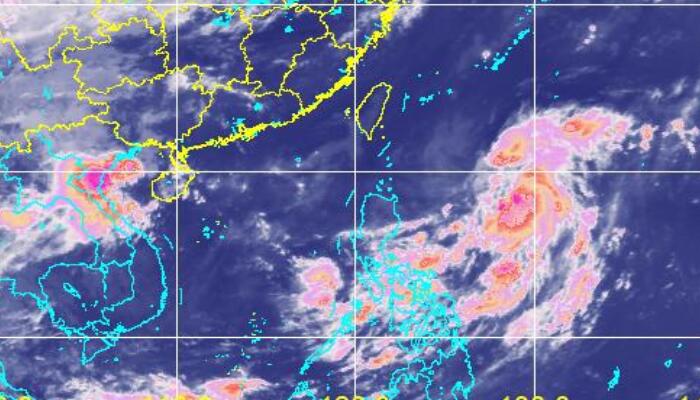 12号台风实时高清卫星云图更新： 云系比较散碎