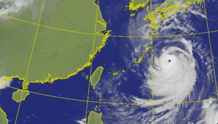 14号台风路径实时发布系统最新云图：“南玛都”风眼清晰圆滑