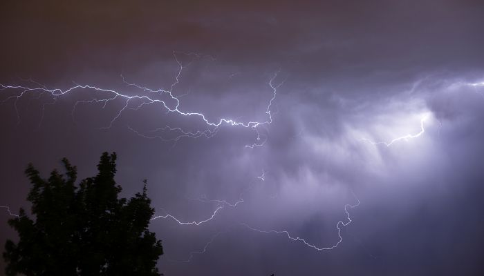 广西今部分地区仍有降雨强对流天气 南宁多云为主体感热