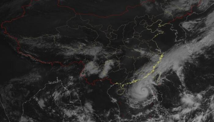 中央气象台20号台风纳沙高清卫星云图：云系比较均匀且庞大浓密