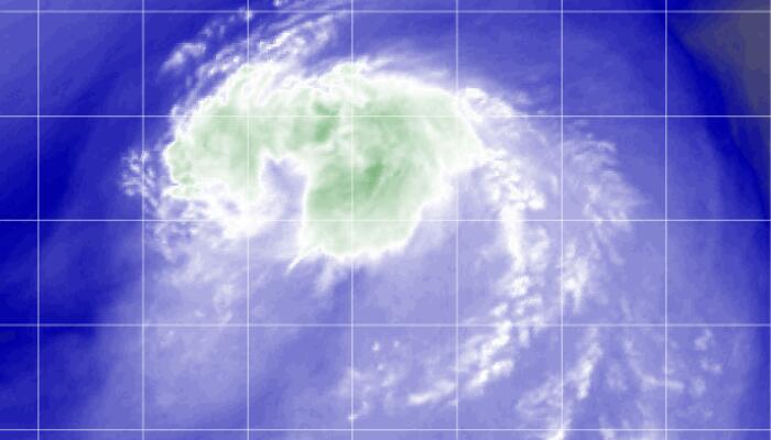 21号台风海棠最新消息卫星云图情况：云系不够均匀比较虚弱